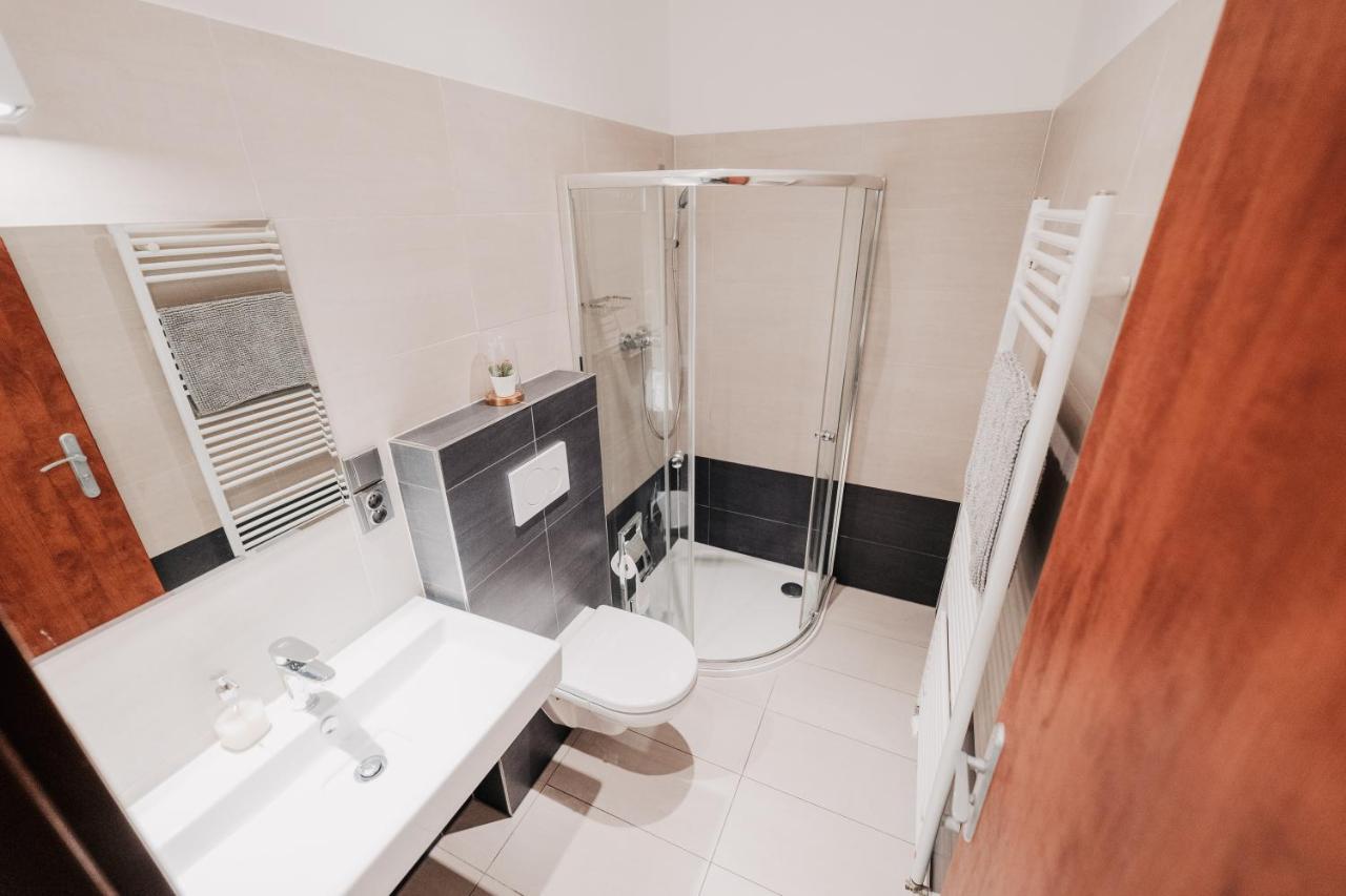 דירות פלזן Elegant Studio, 400M From The Square מראה חיצוני תמונה